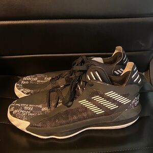 🧡 Men’s Adidas Dame 6 ‘Hecklers Get Dealt With’ basketball shoes graffiti print